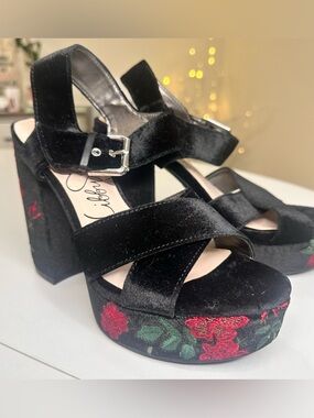 Libby Edelman Black Velvet Floral Embroidered Platform Chucky
Heels